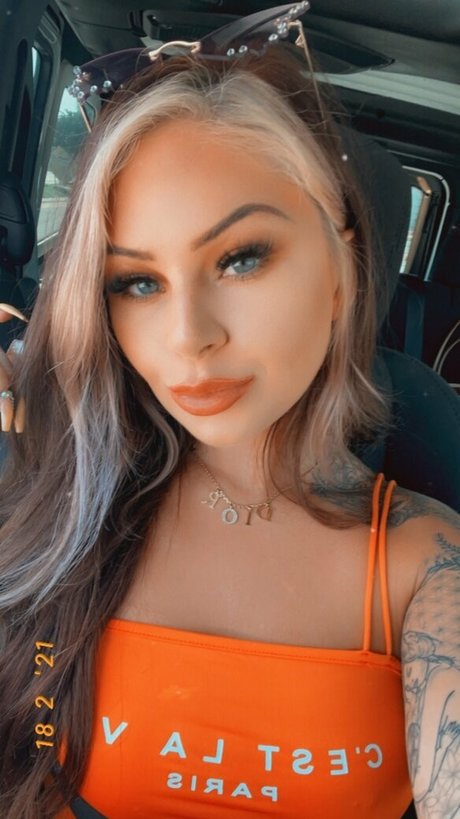 brookegonerouge star nice photo