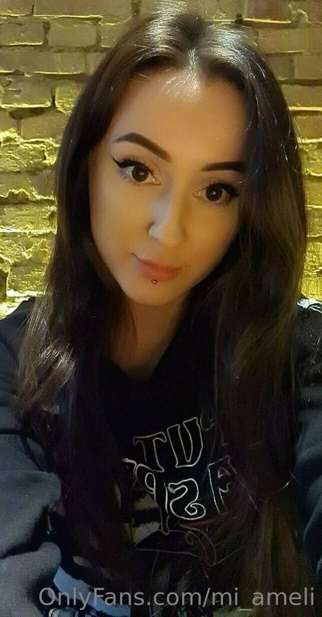 mi ameli sex model pic