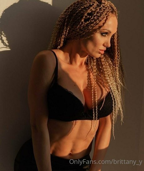 brittany y perfect model picture