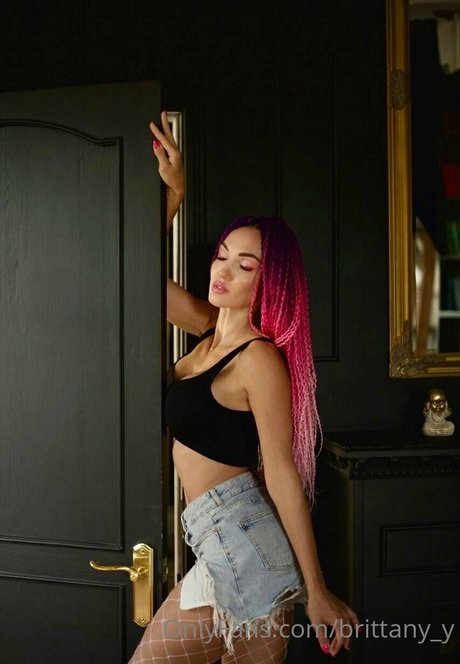 brittany y art model gallery