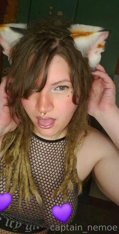 captain nemoe model nude picture