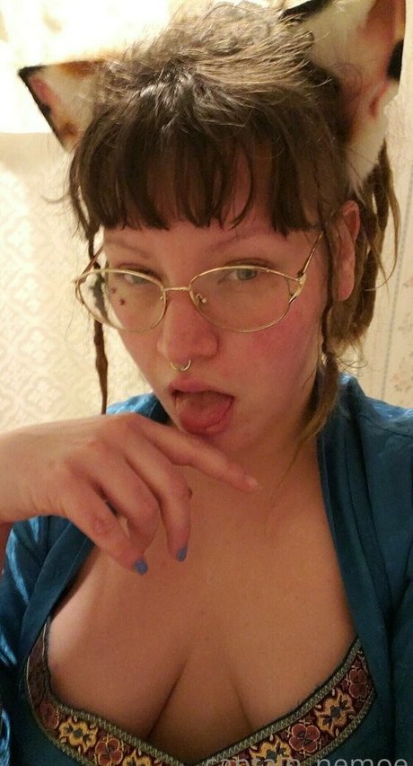 captain nemoe sexy actress image