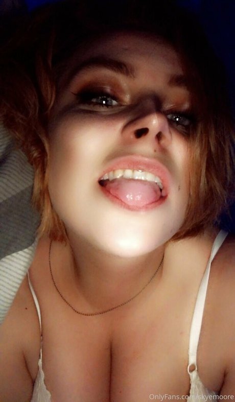 skyemoore erotic model images