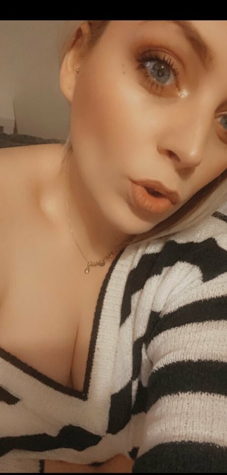 skyemoore model nice pics