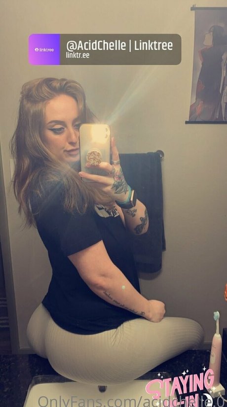 acidchelle 0 sexy actress photos