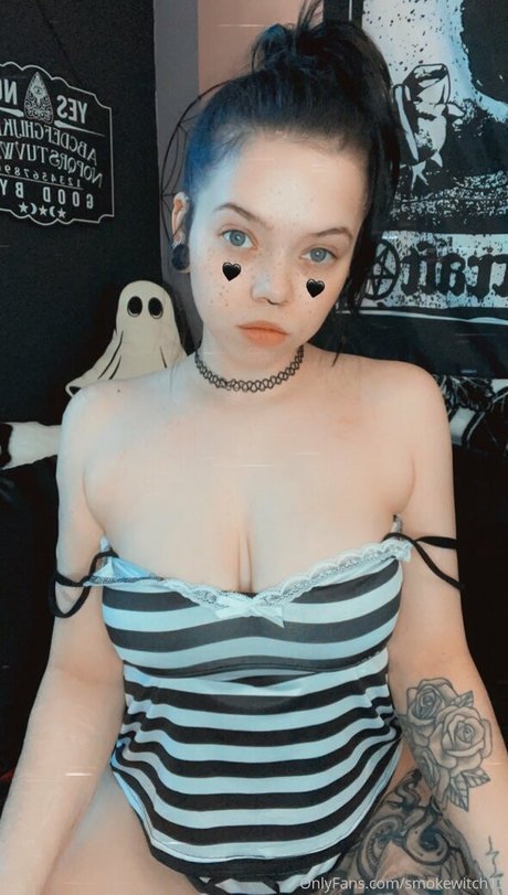 smokewitch13 xxx model gallery