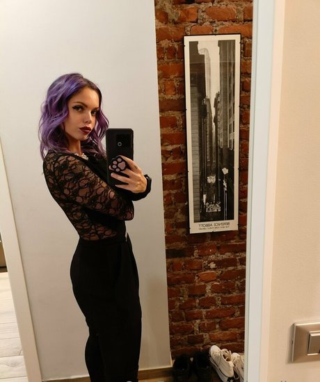 spicyrollersg adult model photos