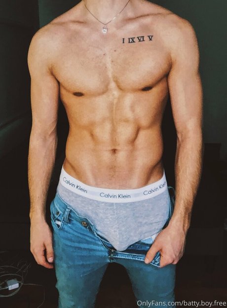 battyboyfree naked star gallery