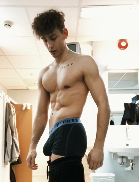 battyboyfree nudes star img