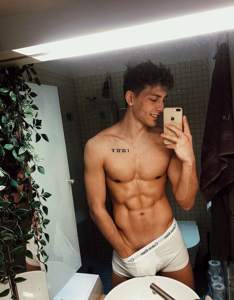 battyboyfree model exclusive gallery