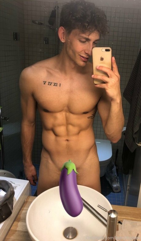 battyboyfree model hot pics