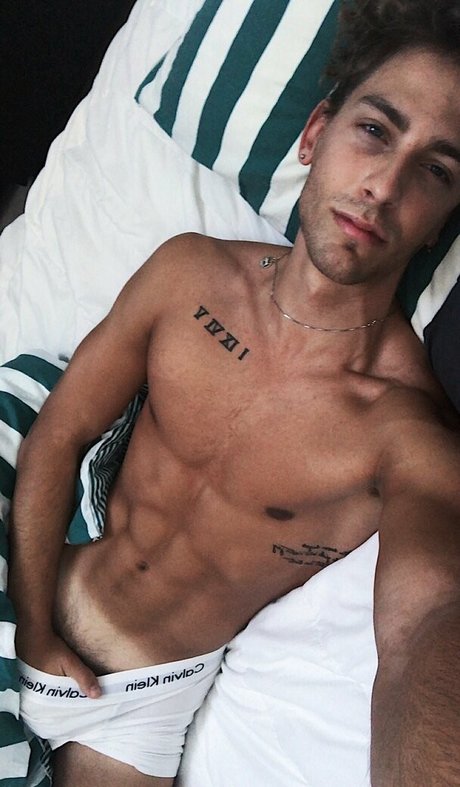 battyboyfree exclusive model gallery