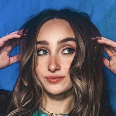 McKenzie Brooke model hd photo