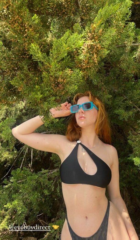 Tati Bruening erotic pornstar images