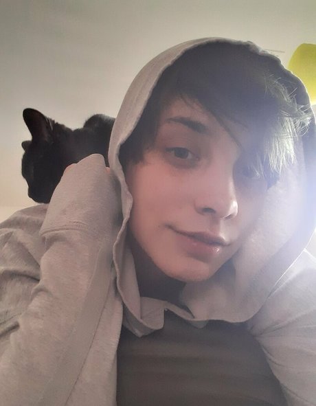 pink kunt model beautiful photo