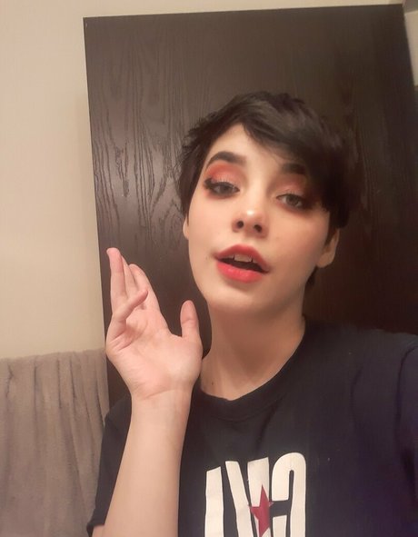 pink kunt model pretty photo