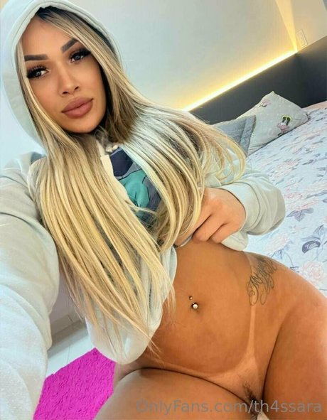 Thassara Santos star adult images