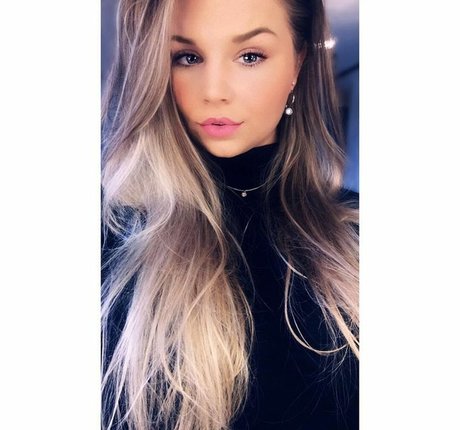 Joyce Straten star top img