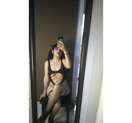 egirlgothuwu model best photos