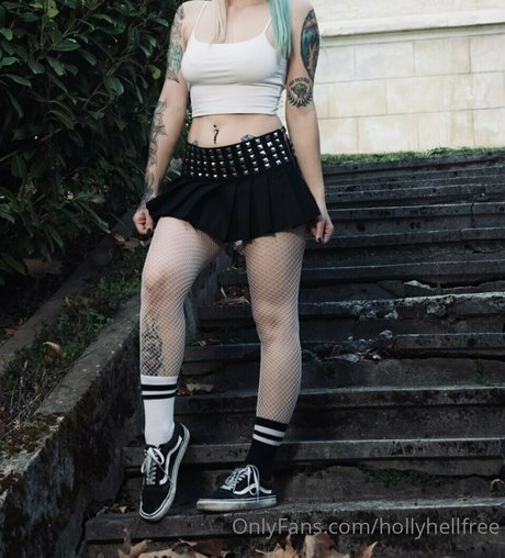 hollyhellfree art star picture