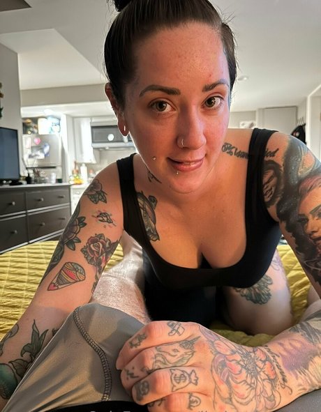 lindseyjenningz nude star img