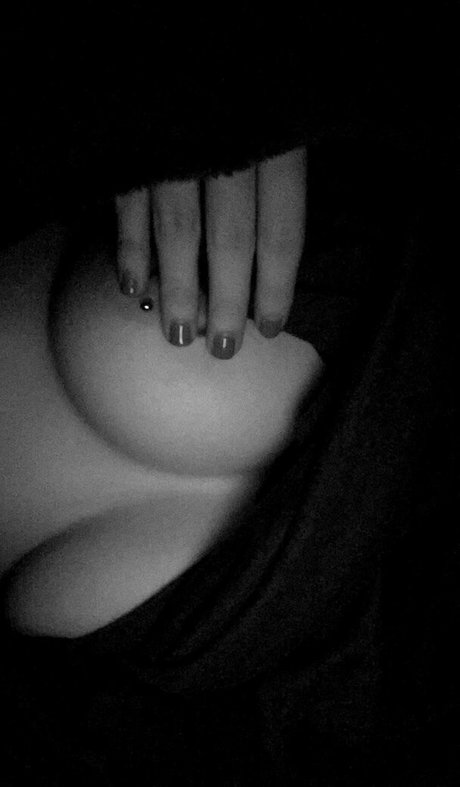 brunettefivefootfour naked star pics