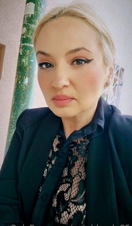 cuteblonde85 model adult gallery