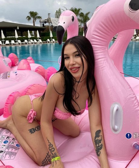 Hira Balci star perfect image