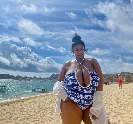 Marta Ethio exclusive star photo