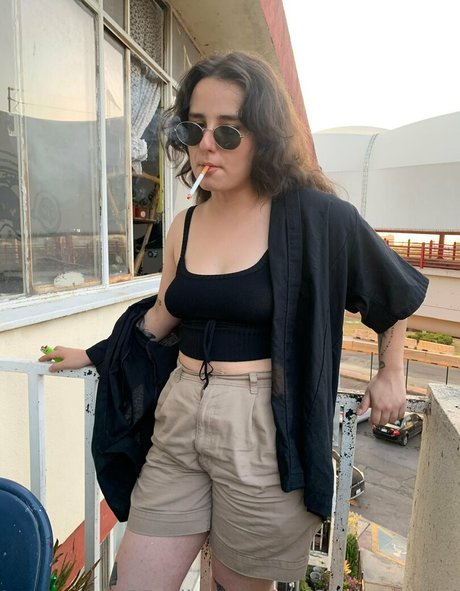 alienguurl hot star gallery