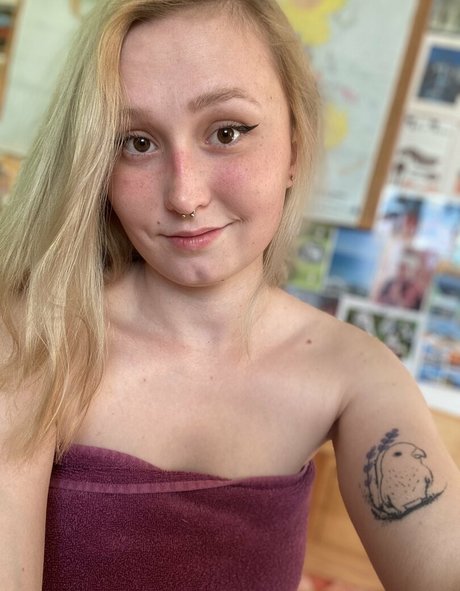 esmecastillosexy model art pics