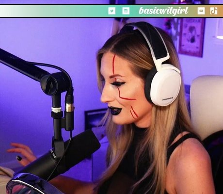 BasicWitGirl high quality pornstar img