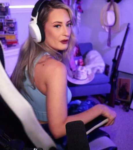 BasicWitGirl model porn img