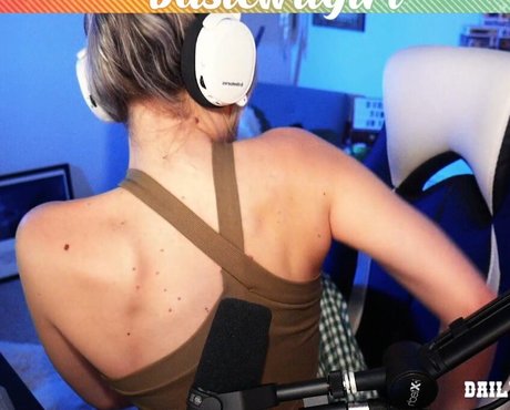 BasicWitGirl hot model pic