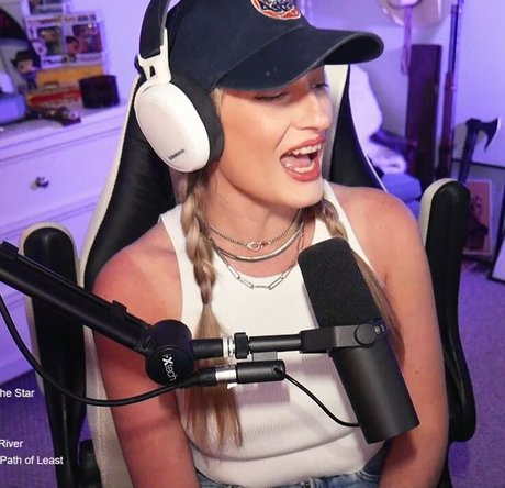 BasicWitGirl model art photos