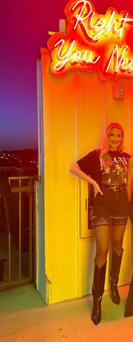 BasicWitGirl hot actress photos