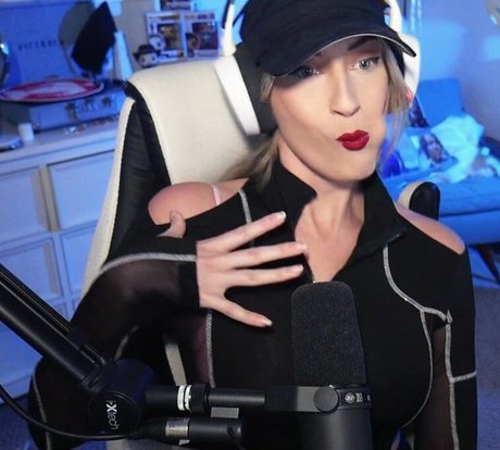 BasicWitGirl pretty pornstar gallery