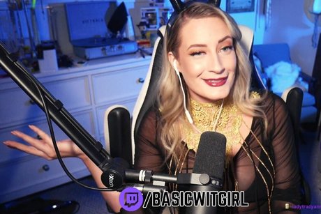 BasicWitGirl top star pictures