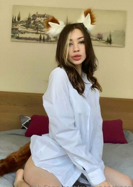 mollypeachess model erotic photo