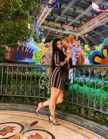 torothadon star pornographic photos