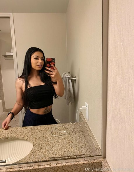 torothadon sexy pornstar pics