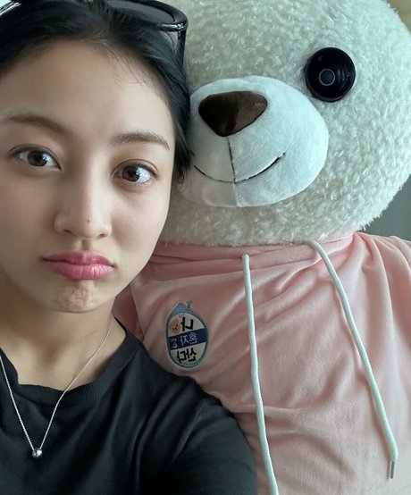 Jihyo hot actress photos