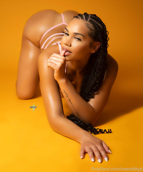 scorpioqueen18 model pretty pics