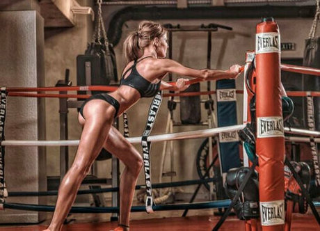 queen of atlantic model high quality photo