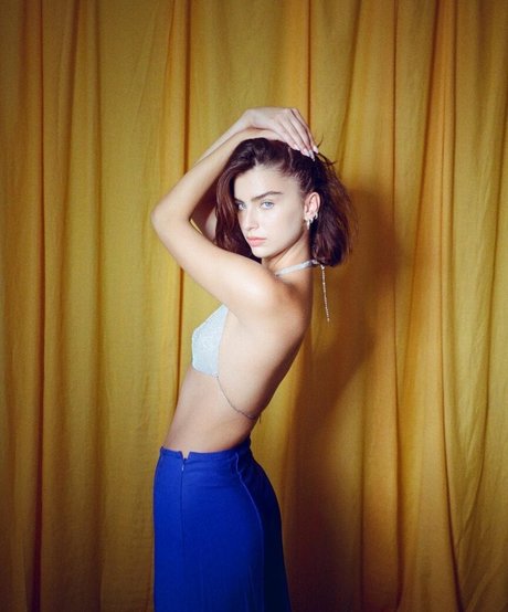 Emily Rinchita hd model gallery