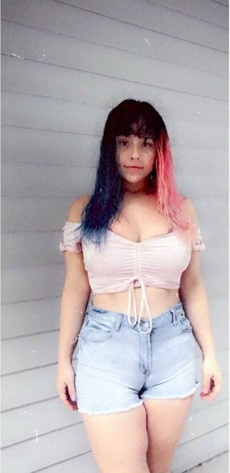 Harlee Queeni sexy pornstar images