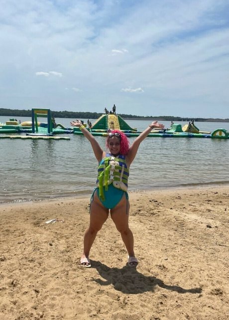 Harlee Queeni free pornstar pic