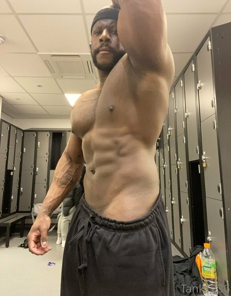 pleasure12368 naked actress photo