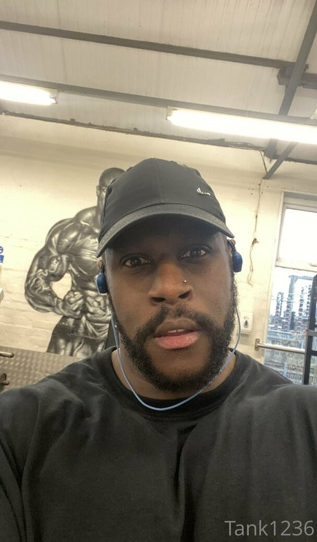 pleasure12368 naked model image