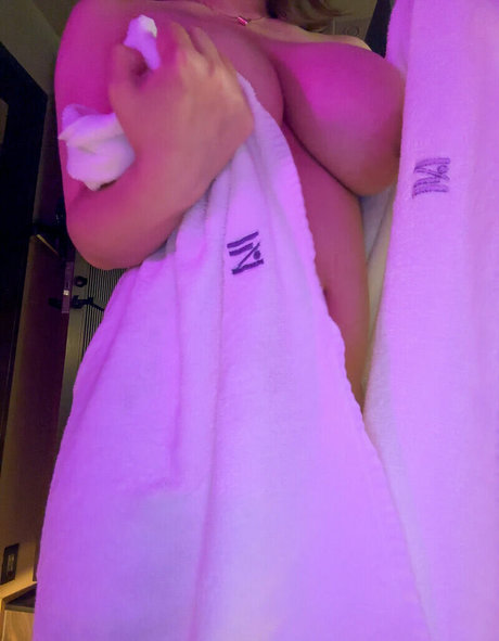 Mugi Mugi beautiful actress image